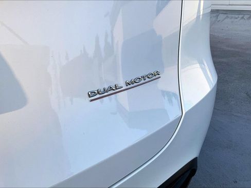 Used 2023 Tesla Model Y Performance AWD/4WD image 22