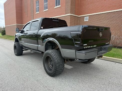 Used 2017 Nissan Titan PRO-4X image 12