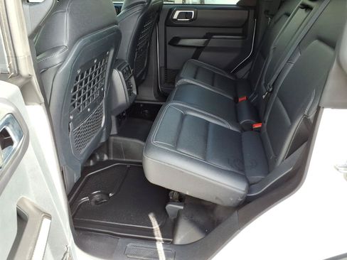 Certified 2025 Ford Bronco Badlands AWD/4WD image 17