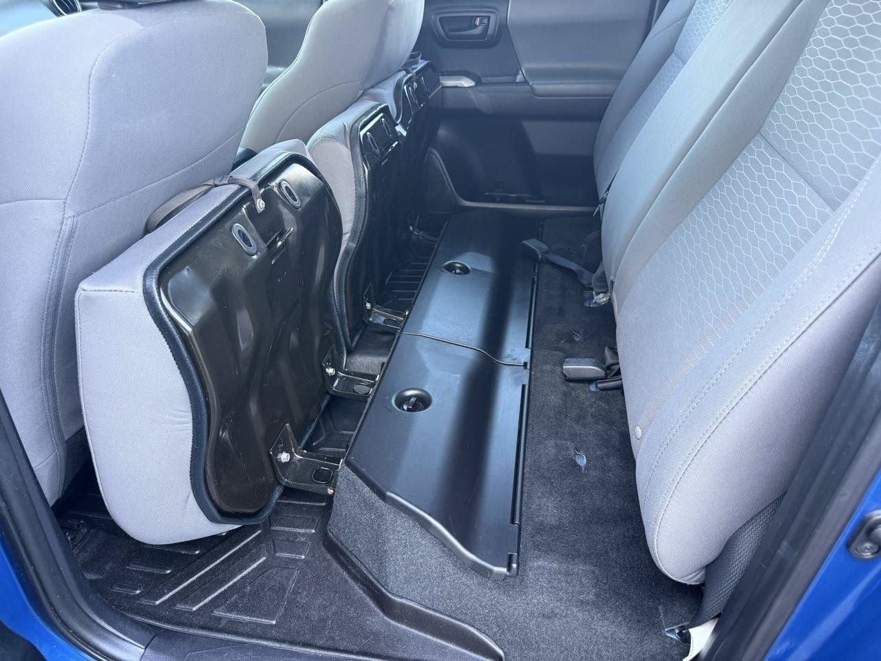 Used 2016 Toyota Tacoma SR5 RWD image 12