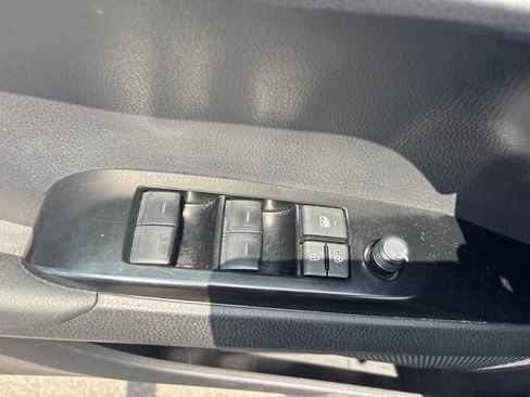 Used 2025 Toyota Camry SE FWD image 23