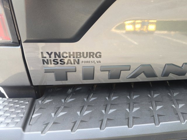 Used 2024 Nissan Titan PRO-4X w/ Pro-4x Convenience Package AWD/4WD image 12