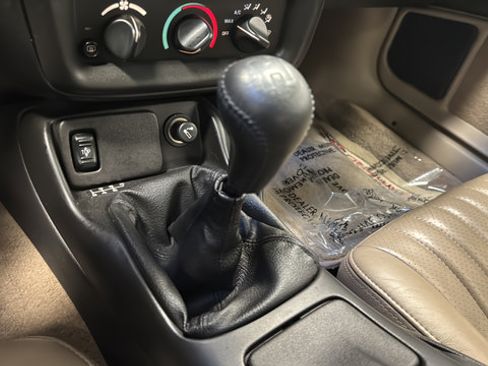 Used 2000 Chevrolet Camaro Z28 w/ SS Performance/Appearance Pkg RWD image 25