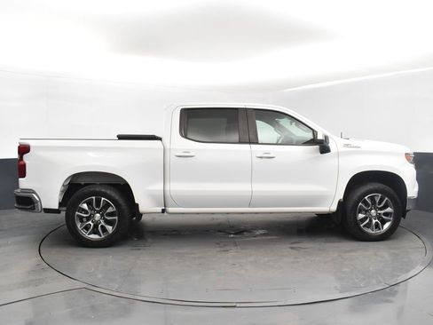 Used 2022 Chevrolet Silverado 1500 LT w/ Z71 Off-Road Package image 8