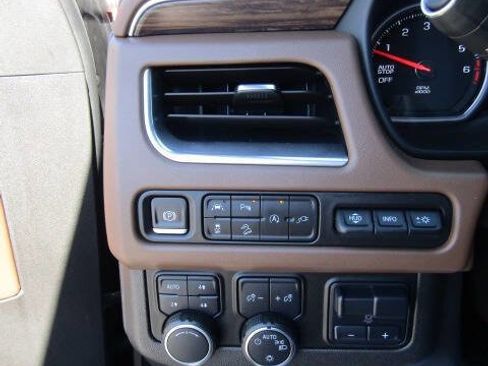 Used 2021 Chevrolet Tahoe High Country w/ Premium Package AWD/4WD image 20