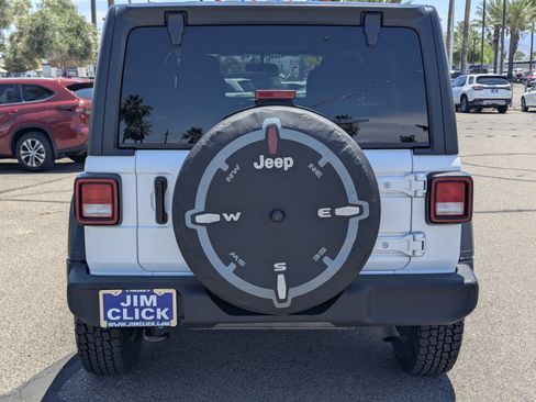Used 2021 Jeep Wrangler Unlimited Sport AWD/4WD image 3