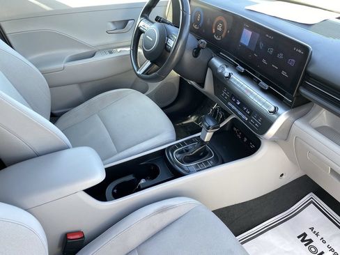 Used 2024 Hyundai Kona SEL FWD image 9