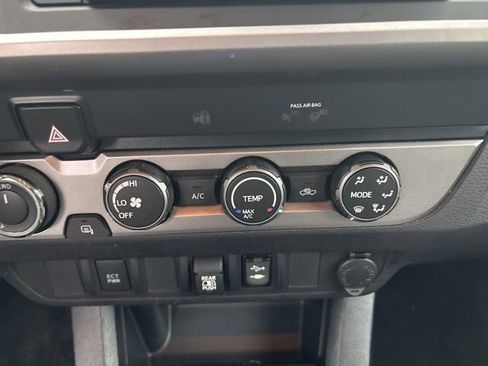 Certified 2019 Toyota Tacoma SR5 image 29