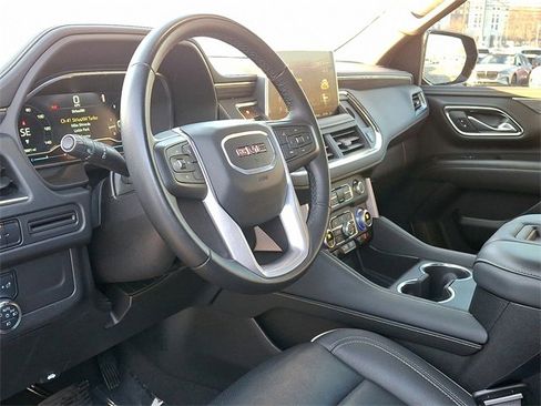 Used 2024 GMC Yukon SLT image 17