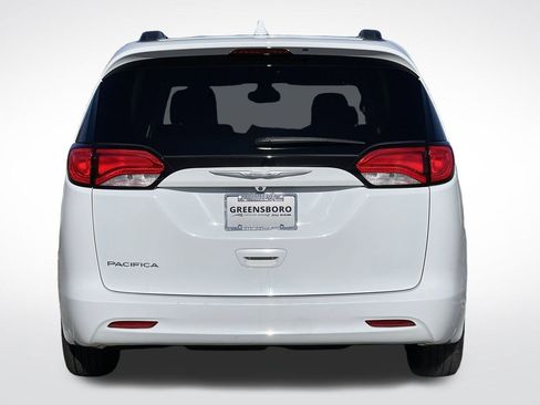 Used 2017 Chrysler Pacifica Touring image 30