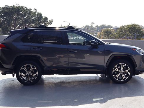 Used 2021 Toyota RAV4 XSE w/ Premium Package image 8