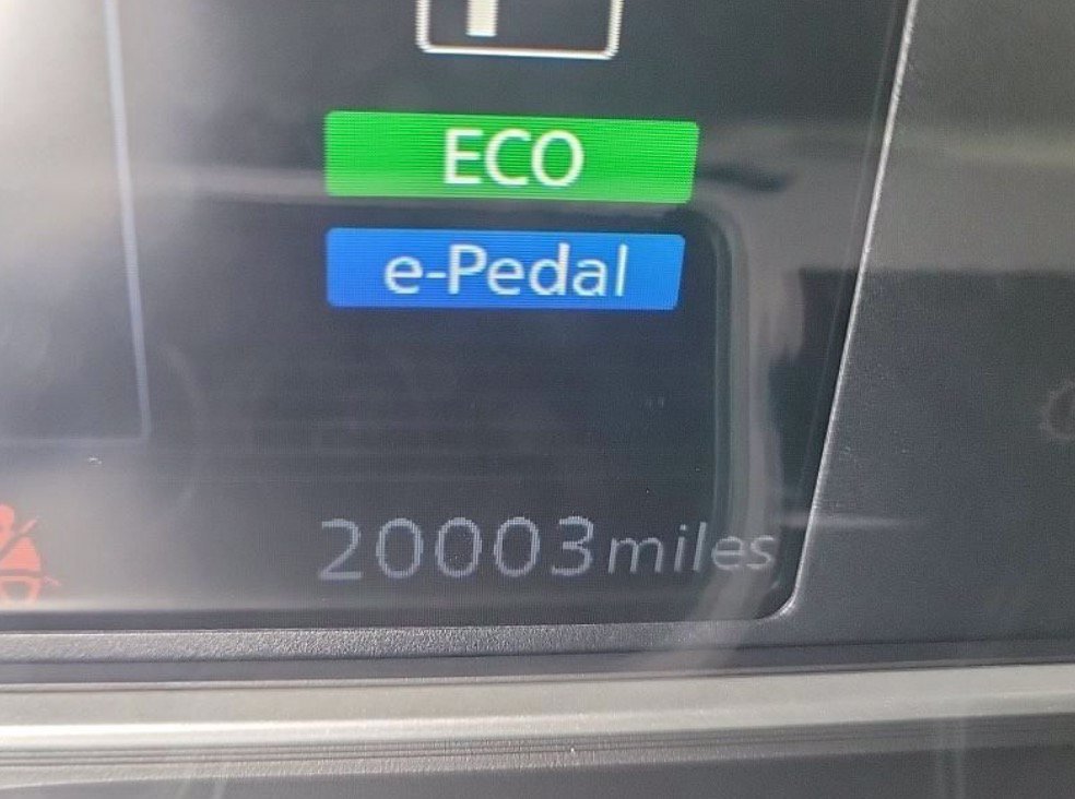 Used 2025 Nissan Leaf S FWD image 7