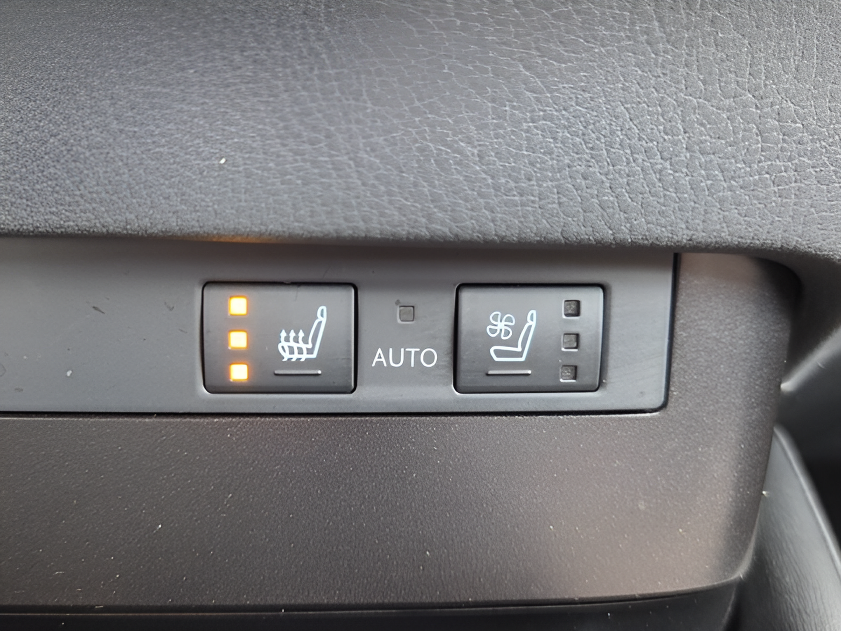 Used 2025 Lexus ES 350 w/ Premium Package FWD image 21