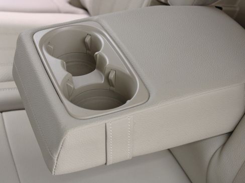 Used 2016 Mercedes-Benz GL 450 4MATIC w/ Premium I Package image 40