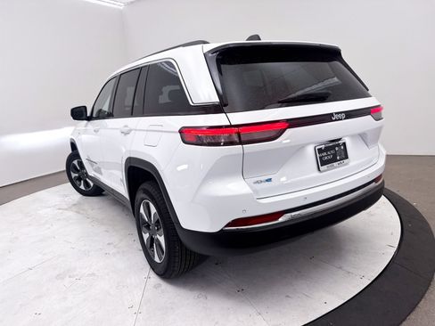 Used 2023 Jeep Grand Cherokee 4WD 4xe image 10