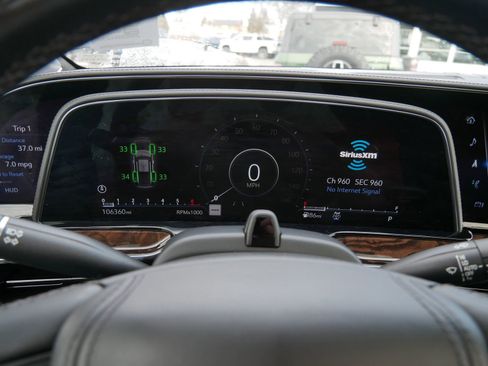 Used 2021 Cadillac Escalade ESV Sport Platinum image 27