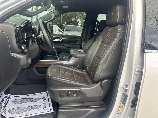 Used 2025 Chevrolet Silverado 2500 High Country w/ Technology Package AWD/4WD image 9