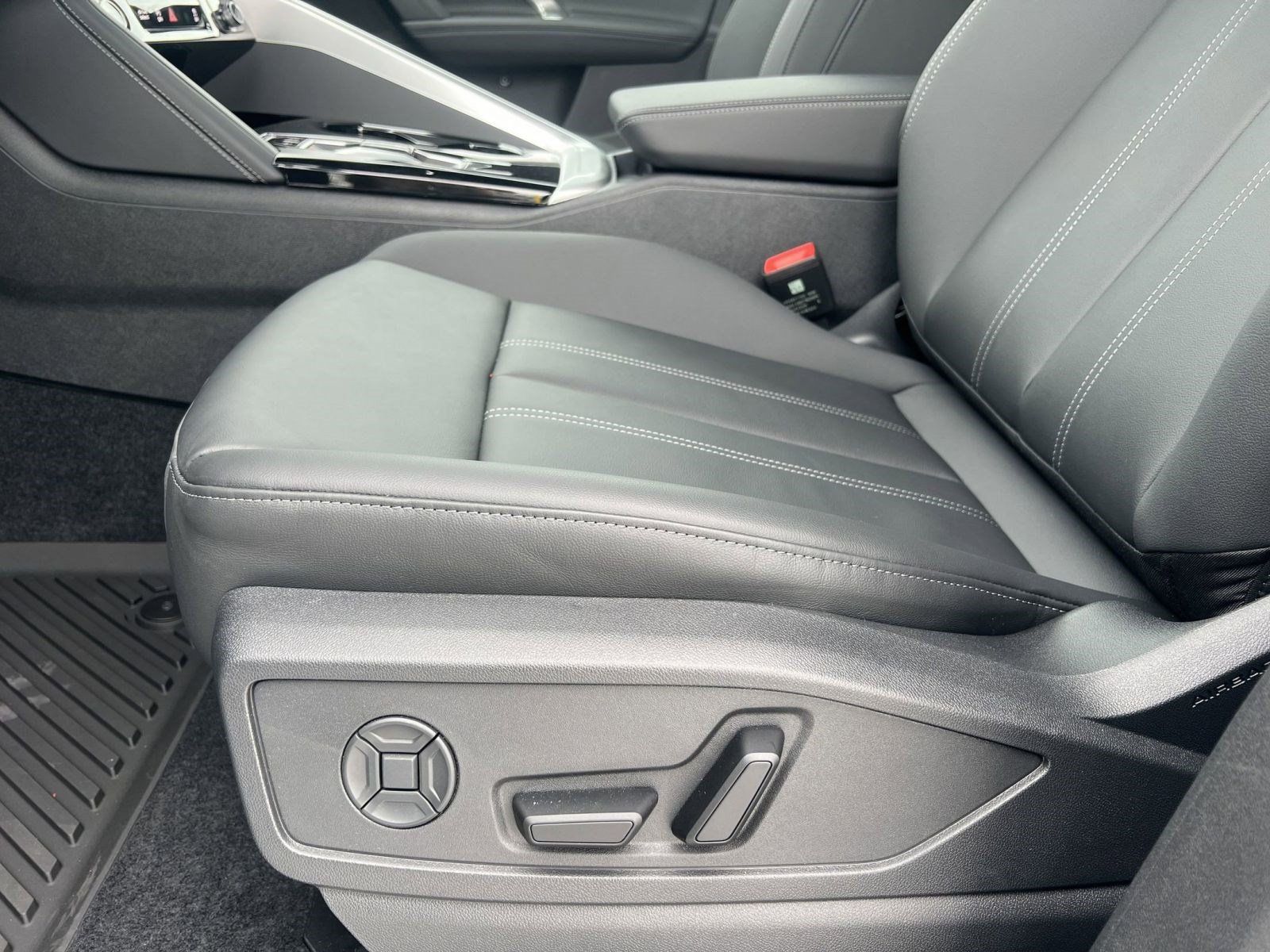 New 2025 Audi Q5 Premium AWD/4WD image 13