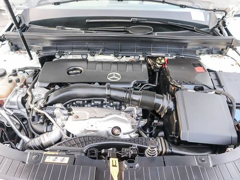 Used 2021 Mercedes-Benz GLB 250 image 30