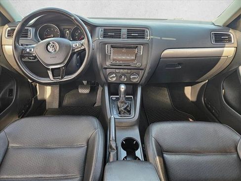 Used 2017 Volkswagen Jetta SE image 17