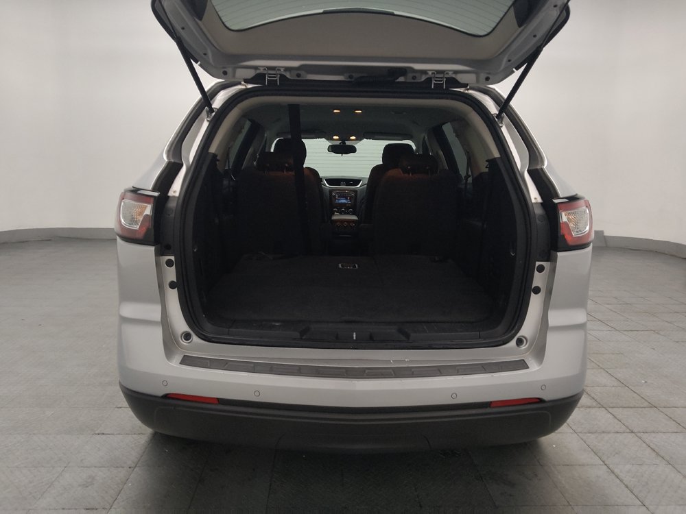 Used 2017 Chevrolet Traverse LT w/ Style and Technology Package FWD image 29