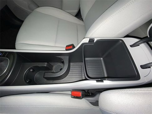 Used 2026 Hyundai Kona SE image 21