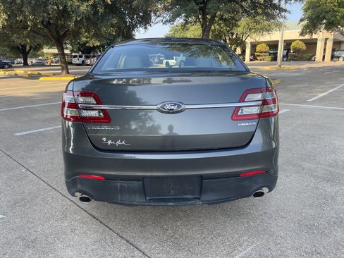 Used 2015 Ford Taurus SE image 6