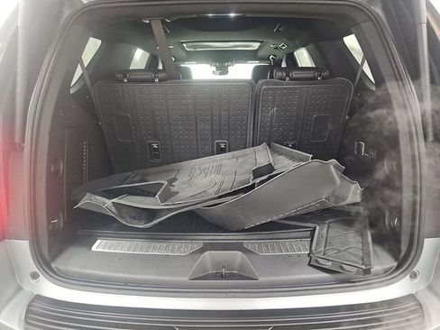 Used 2024 Chevrolet Tahoe High Country image 15