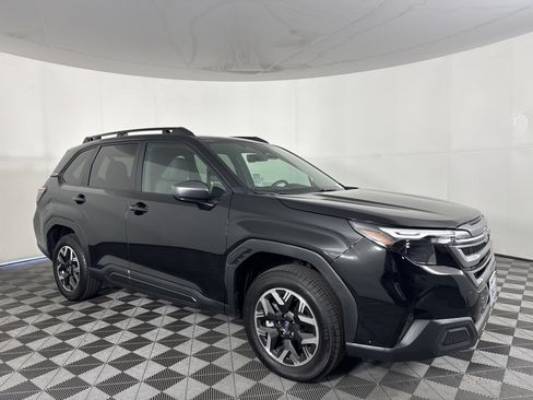 Used 2026 Subaru Forester Premium AWD/4WD image 2