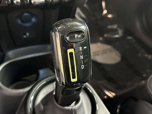 Certified 2024 MINI Cooper SE image 23