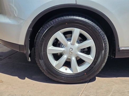 Used 2005 INFINITI FX35 2WD w/ (U01) Technology Pkg image 12
