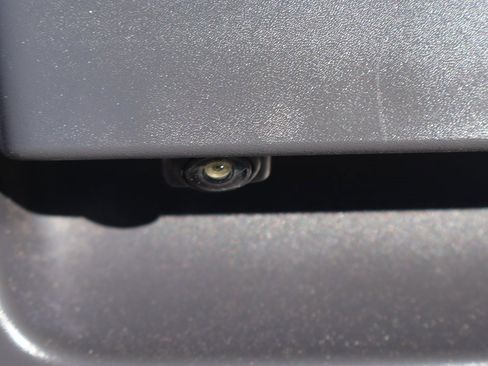 Used 2018 Nissan Frontier SV image 42