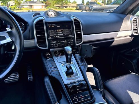 Used 2014 Porsche Cayenne GTS AWD/4WD image 6