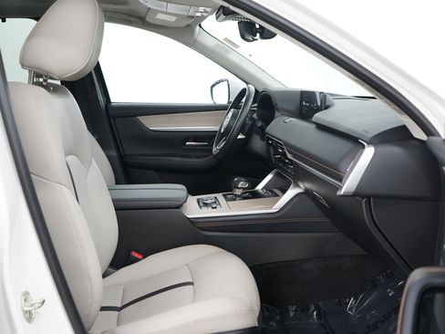 Certified 2024 MAZDA CX-90 Plug-In Hybrid w/ Preferred AWD/4WD image 11