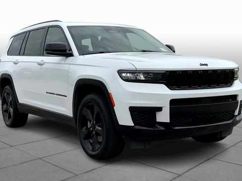 Used 2023 Jeep Grand Cherokee L Laredo image 3