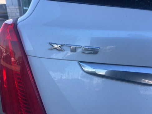 Used 2017 Cadillac XT5 Luxury w/ Driver Awareness Package image 29