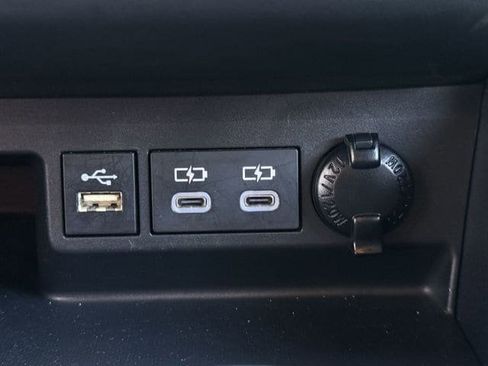 Used 2023 Toyota Highlander LE image 22