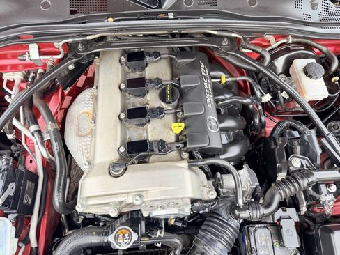 Used 2016 MAZDA MX-5 Miata Club RWD image 19