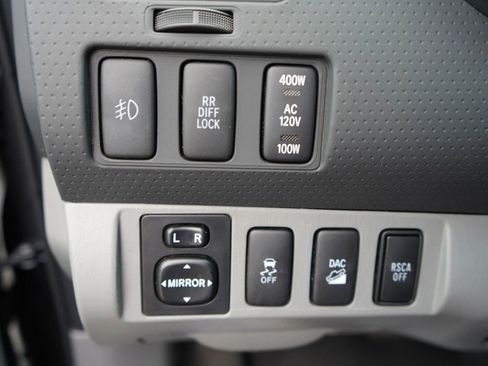 Used 2015 Toyota Tacoma 4x4 Double Cab w/ TRD Off-Road Package image 13