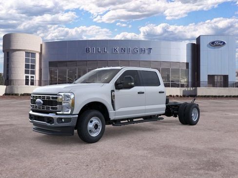 New 2026 Ford F350 XL w/ XL Chrome Package AWD/4WD image 2
