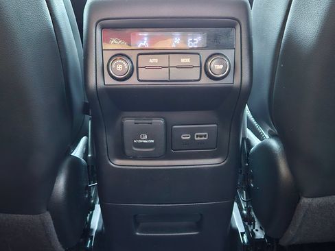 Used 2021 GMC Acadia SLT w/ Elevation Edition FWD image 27