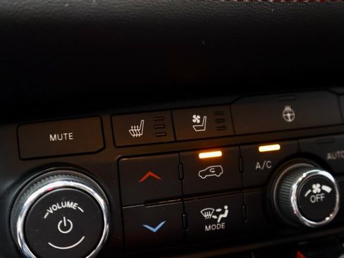 Used 2023 Dodge Durango GT image 5