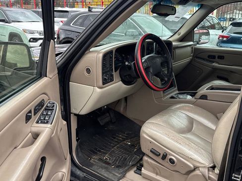 Used 2005 GMC Yukon SLT w/ SLT Preferred Equipment Group image 16
