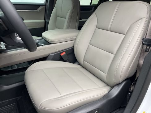 New 2026 GMC Acadia Elevation w/ Elevation Premium Package FWD image 9