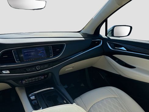 Used 2022 Buick Enclave Avenir w/ Avenir Technology Package image 22