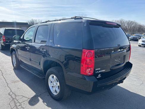Used 2011 GMC Yukon SLT w/ SLT-2 Equipment Package AWD/4WD image 8
