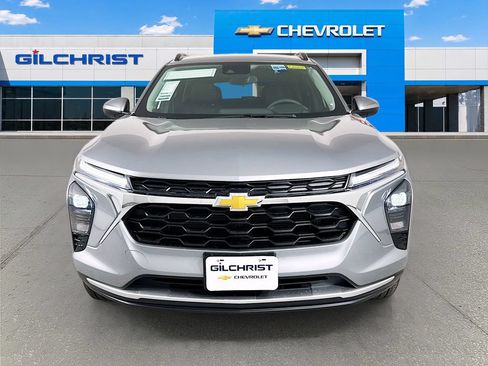 New 2026 Chevrolet Trax LT FWD image 2