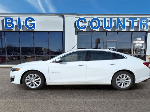 Used 2024 Chevrolet Malibu LT image 2