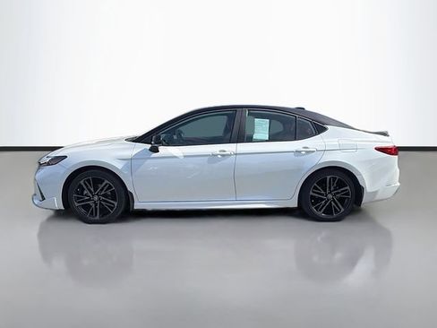Used 2025 Toyota Camry XSE AWD/4WD image 4