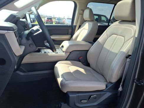 Used 2023 Ford Expedition Max Limited AWD/4WD image 8